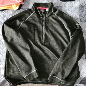 PUMA Golf PWR Warm 1/4 zip jacket. HUNTER/ARMY GREEN. Large.